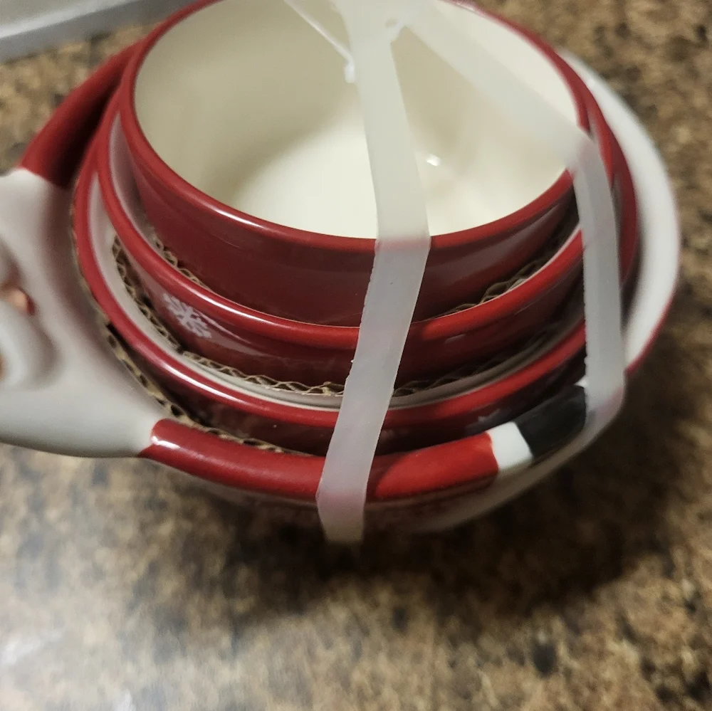 Santa Claus Measuring Cups Nwt